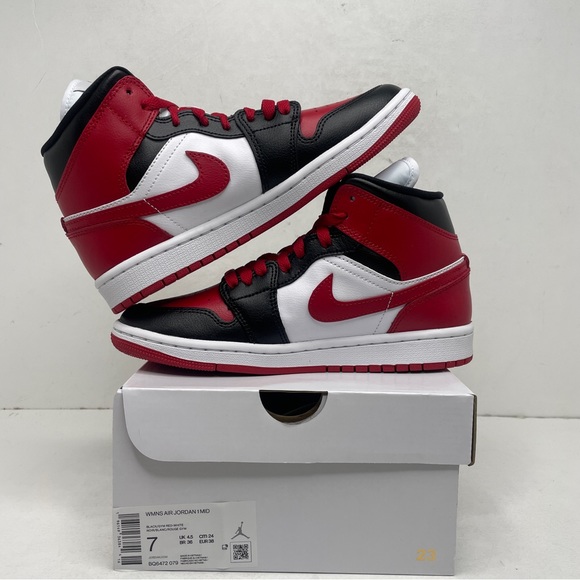 Nike Air Jordan 1 Retro Mid WMNS “Bred Toe” 2022 - Picture 3 of 4